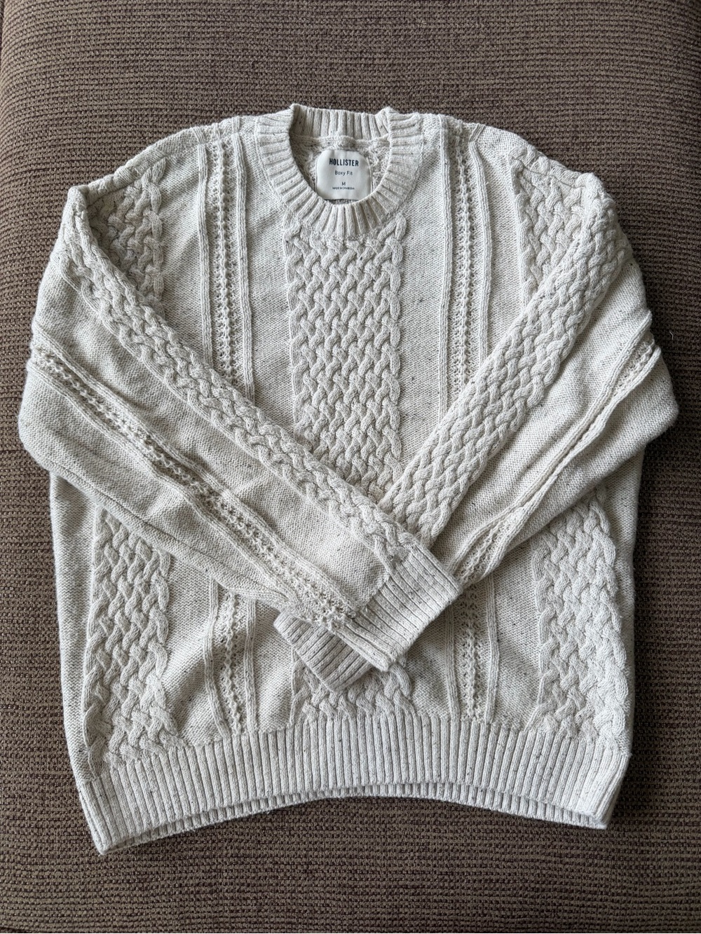 Hollister Men's Cream Cable Crewneck Sweater